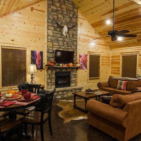 Shine On Harvest Moon W Bbq Villa Broken Bow Esterno foto